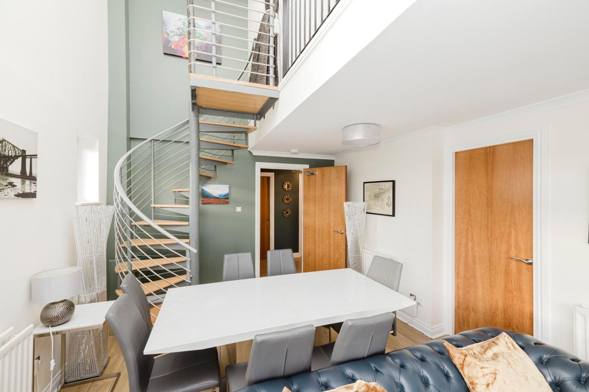 Joivy Stylish Apartment With Balcony In Old Town EDI Kültér fotó